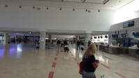 Die Halle am Flughafen.
